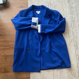 I am selling a Maeve by Anthropologie blazer, size 6.